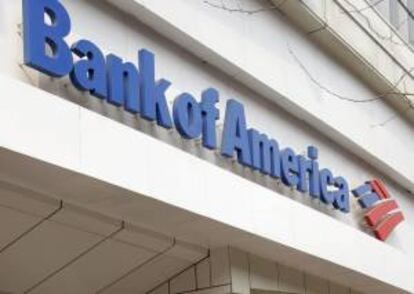 Bank of America obtuvo unos ingresos de 10.286 millones de dólares en los tres primeros meses del año, lo que representa un descenso del 5,41 % respecto a los 10.8756 millones que facturó en el mismo periodo del año anterior. EFE/Archivo