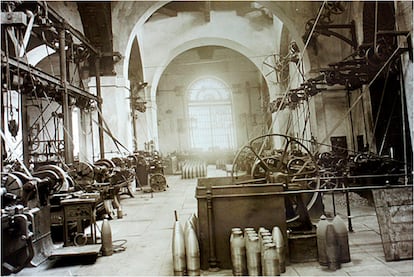 Interior del taller de Barrenado, imagen del libro 'Real Fábrica de Artillería de Sevilla y su entorno 1850-1950', de Blanco  Aguilar.