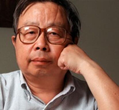 El astrofísico y disidente chino Fang Lizhi, en 1999.