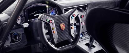 Detalles del volante del nuevo Porsche 935.