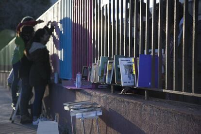 La Biblioverja, una inciativa del centro social autogestionado Playa Gata en el barrio de Fuencaral, el pasado sábado.