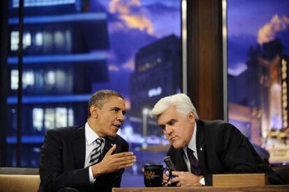 El presidente de EE UU, Barack Obama, con el presentador Jay Leno la noche del martes.