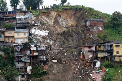 Vista general después de deslizamientos de tierra en Manizales, departamento de Caldas, Colombia.