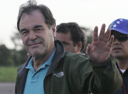 El director de cine Oliver Stone prepara un largometraje sobre Bush