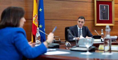 El presidente del Gobierno, Pedro Sánchez, preside la reunión del Consejo de Ministros celebrada este martes en el Palacio de la Moncloa.