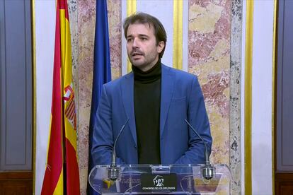 El diputado y portavoz de Podemos, Javier Sánchez Serna, durante una comparecencia este martes en el Congreso.