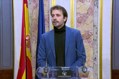 El diputado y portavoz de Podemos, Javier Sánchez Serna, durante una comparecencia este martes en el Congreso.