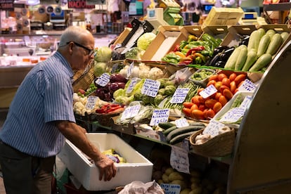 Puestos en el mercado de la Encarnación de Sevilla.