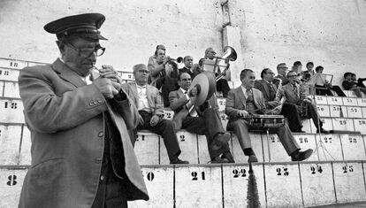 Plaza de Toros de Vista Alegre. Acomodador. Orquesta (Madrid, 1985).