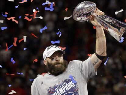 Edelman, con el trofeo Vince Lombardi. 