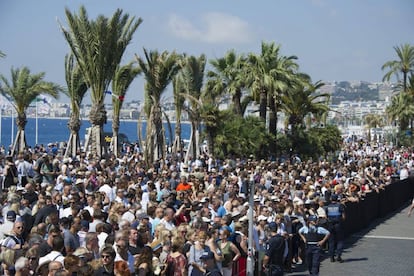 Minuto de silencio en Niza (Francia) por las víctimas del atentado del 14 de julio.