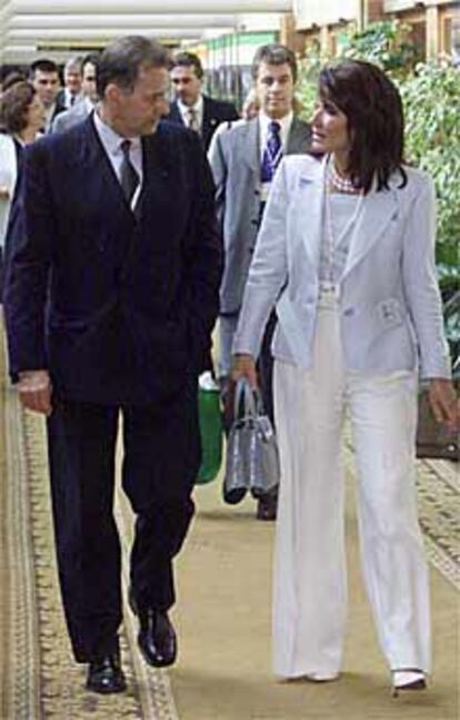 Rogge, con la presidenta de los Juegos de Atenas 2004.