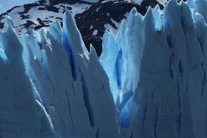 Glaciar el Perito Moreno que se encuentra en el Parque Nacional Los Glaciares, parte del campo de hielo Patagónico Sur, el tercer mayor campo de hielo en el mundo, este lunes en la provincia de Santa Cruz, Argentina.