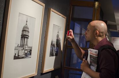 Un exposición con fotografías del archivo fotográfico Walter Reuter, en Ciudad de México.