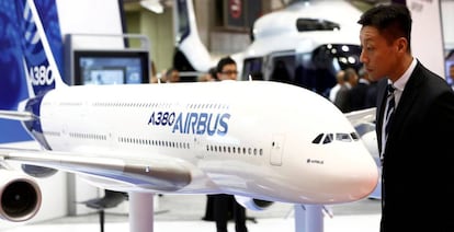 Maqueta de un A380 en una  feria aeronáutica. 