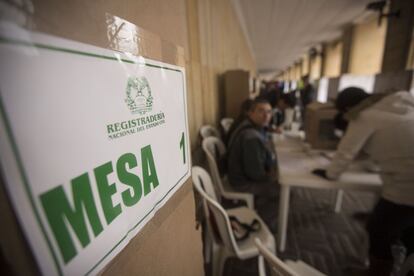 Mesa 1 para la votación en el plebiscito por la paz en Colombia.