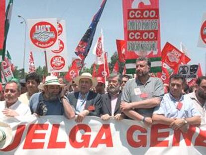 Cabecera de la manifestación celebrada el día de la huelga general del 20-J en Sevilla