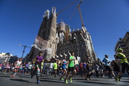 Els corredors han passat per davant de monuments emblemàtics de la ciutat, com la Sagrada Família.