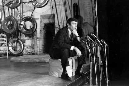 Edward Albee, en el teatro Cherry Lane de Greenwich Village de Nueva York en 1967.