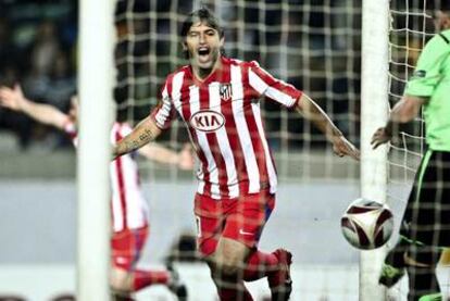 Agüero celebra su primer gol ante el Sporting de Lisboa.