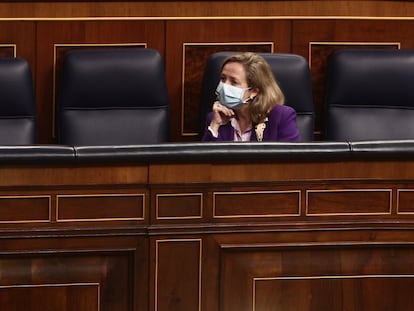 La vicepresidenta Nadia Calviño durante una sesión en el Congreso, el 17 de diciembre de 2020.