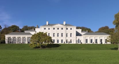 La recientemente restaurada fachada sur de la Kenwood House. 