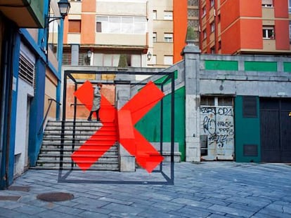 Instalación artística del festival Arenas Movedizas 2014, en Gijón.