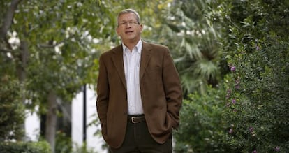 Peter Schreibvogel, 'coach' de ejecutivos, en los jardines de un hotel de Valencia.