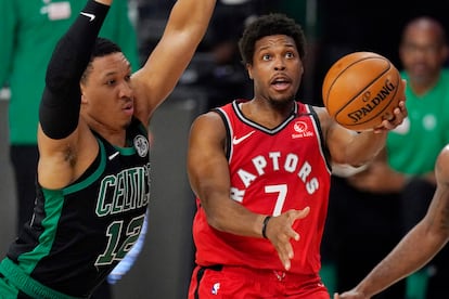 Kyle Lowry lanza pese a la oposición de Grant Williams-