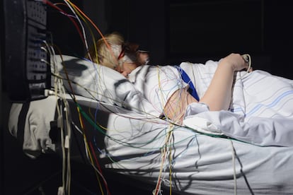 Dormir con altas temperaturas aumenta el riesgo de apnea