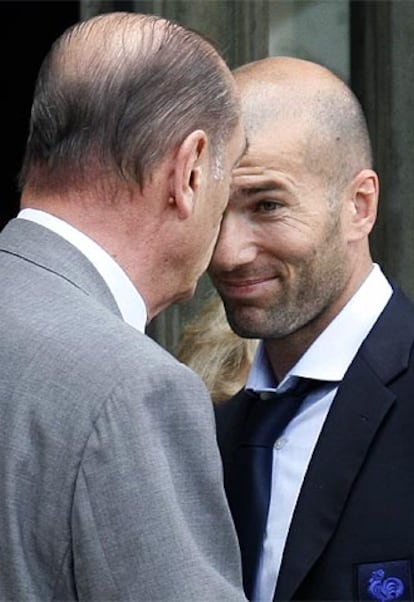 Zidane, ayer con Jacques Chirac en el palacio del Elíseo.