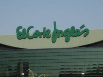 Logotipo del centro comercial de El Corte Inglés en el barrio de Sanchinarro en Madrid. EFE/Archivo