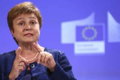 Fotografía tomada el pasado 7 septiembre en la que se registró a la comisaria europea de Cooperación Internacional, Kristalina Georgieva, quien lamentó que no se respeten ni siquiera los estándares básicos: "Disparan a las ambulancias, bombardean panaderías y matan a civiles de forma regular". EFE/Archivo