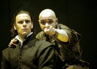 Joseph Millson y Simon Trinder, de la Royal Shakespeare Company, en  <i>El perro del hortelano.</i>

<i></i>