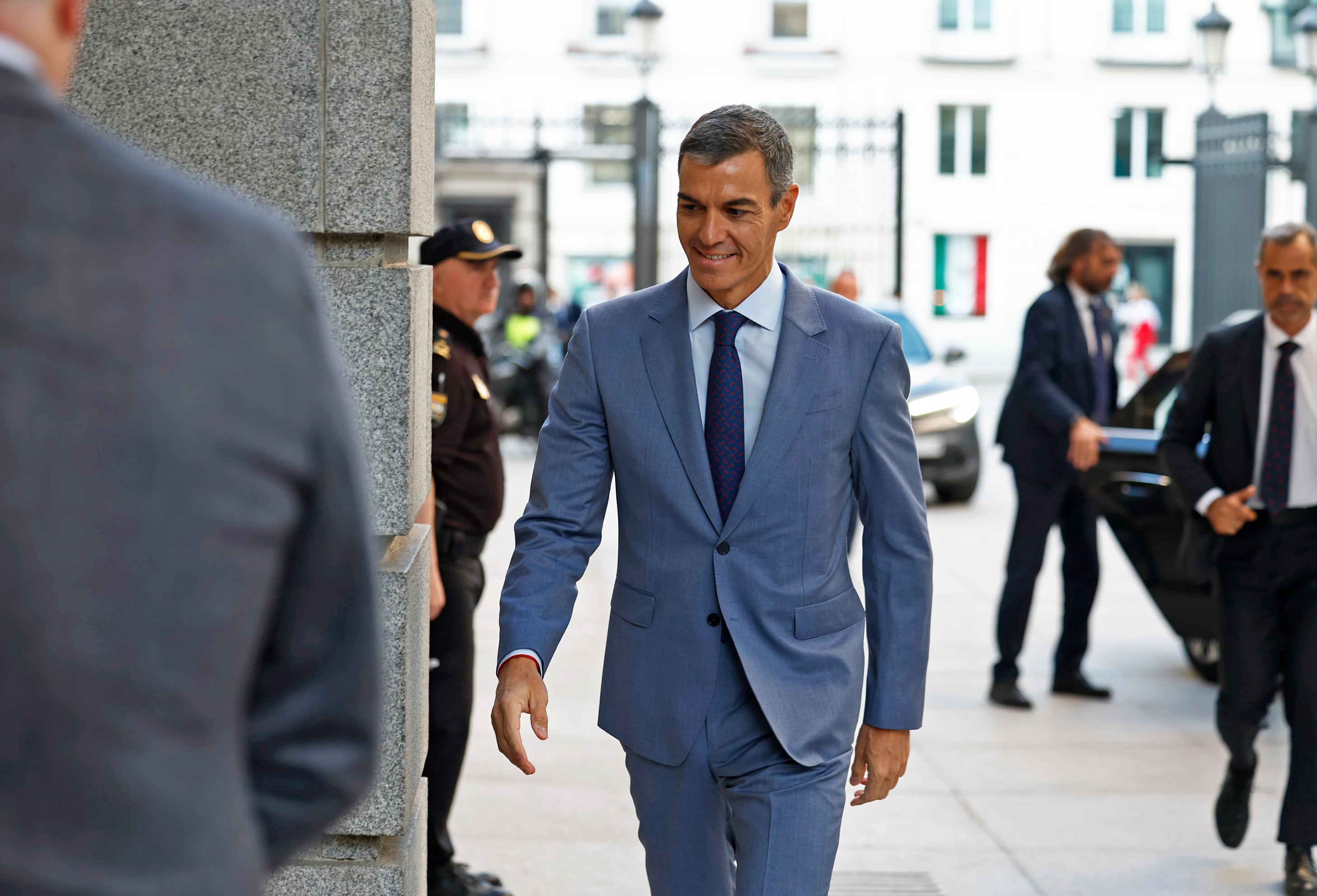 Crisis en Ceuta y actualidad política, en directo | Sánchez y Feijóo se enfrentan en medio de las tensiones por Ceuta y la ‘ley de nietos’