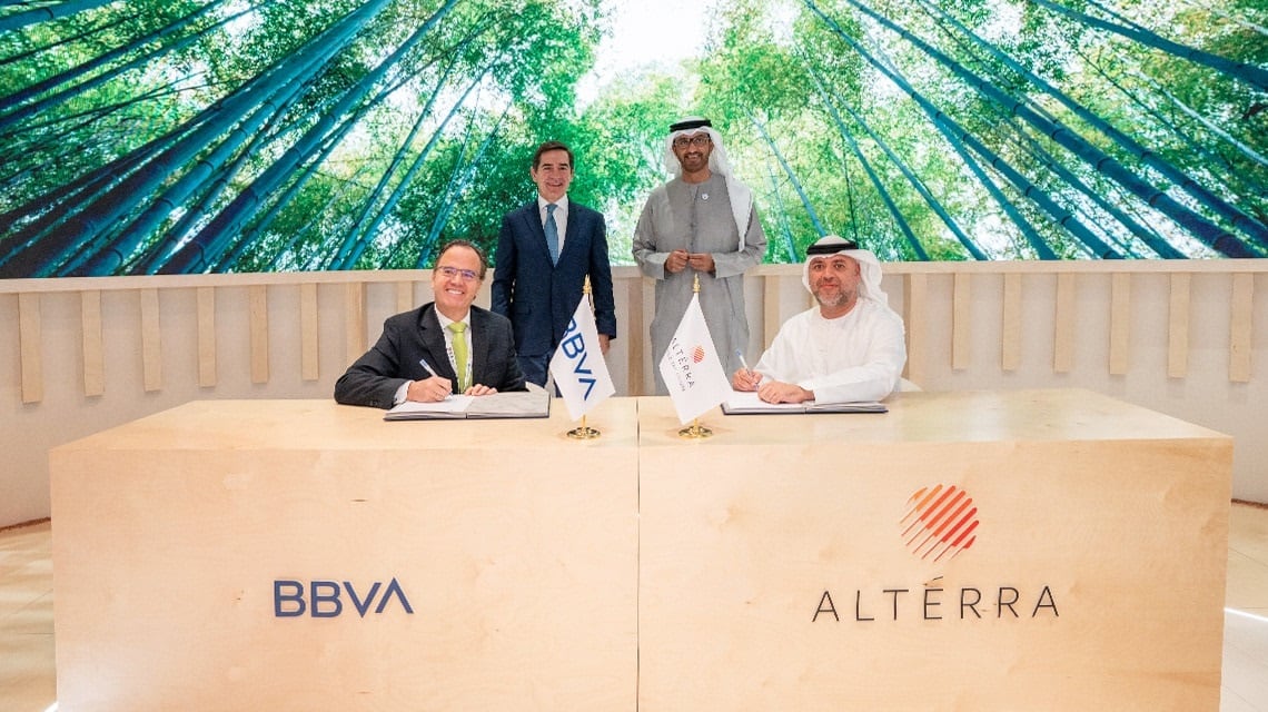 BBVA se alía con la emiratí Altérra con una inversión prevista de 213 millones en un nuevo fondo climático