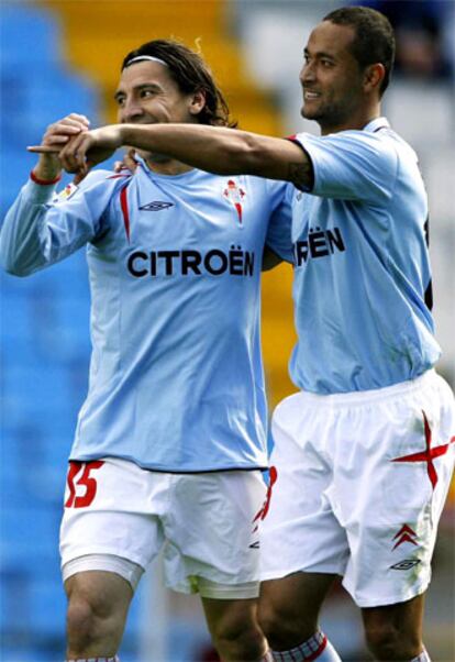 Baiano (dcha.) y Contreras celebran el primer gol del Celta.