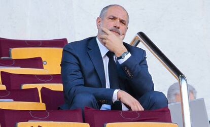 Zubizarreta, en el palco durante un partido de Liga. 