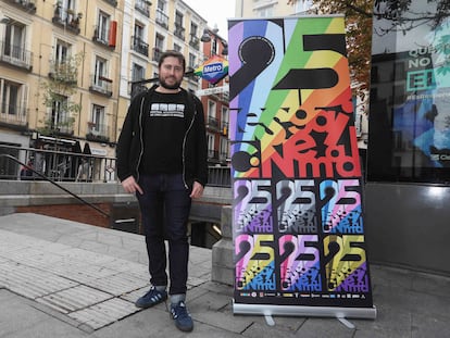 Miguel Lafuente, coordinador de la programación de LesGaiCineMad, en el barrio de Chueca.