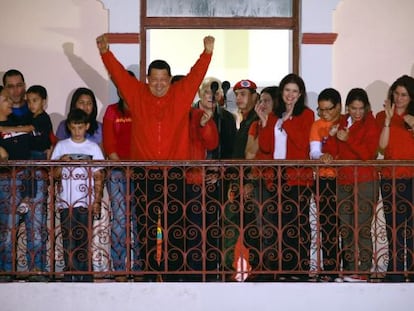 Hugo Ch&aacute;vez celebra su reelecci&oacute;n en Caracas. 