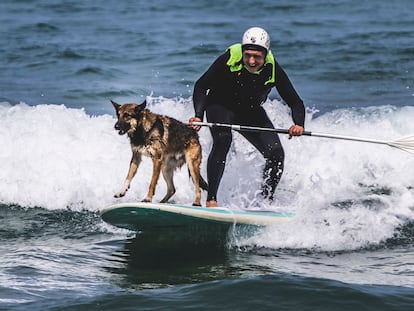 Wolfy y José Mendiola, practicando la modalidad de tándem en As Furnas (Porto do Son).