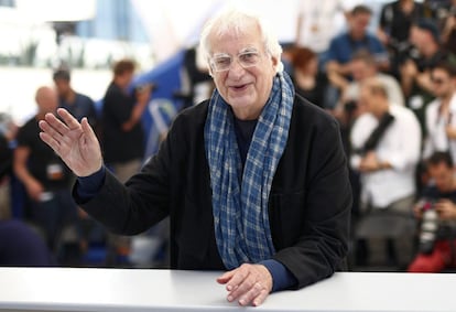 El director galo Bertrand Tavernier en el pase gráfico del documental 'Voyage A Travers le Cinema Francais'.