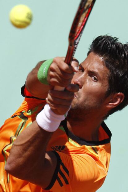 Verdasco devuelve un golpe.