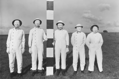 Como estos voluntarios para un ensayo con aerosoles de 1956, otros 21.000 participaron en el programa de guerra qu&iacute;mica y bacteriol&oacute;gica brit&aacute;nico.