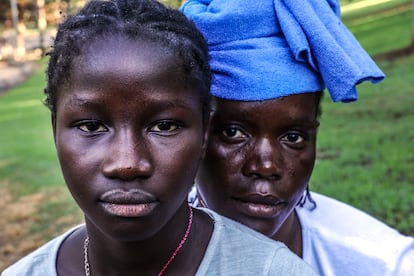 Ndeye Sarr y su hija, de 9 años, llegaron el pasado 4 de octubre a El Hierro en un cayuco que salió de Gambia.