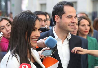 Begoña Villacis junto a Ignacio Aguado, el pasado sábado en Madrid. 