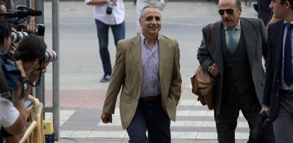 Tomás Reñones, este viernes, en su llegada a la Audiencia Provincial de Málaga