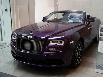 Un Rolls-Royce a la venta en un concesionario de Londres.