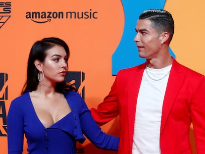 Cristiano Ronaldo y Georgina Rodríguez en la alfombra roja de los MTV Europe Music Awards de 2019.