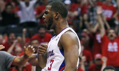 Chris Paul celebra una canasta